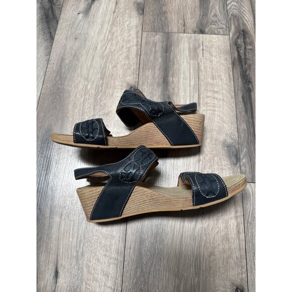 Clarks Bendables Navy Blue Leather Strap Wedge Sandals #65597 Womens 7W READ - Picture 2 of 6